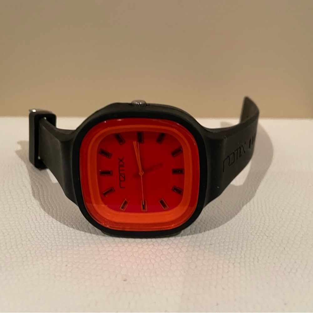 Remix Watch - Picture 3 of 5